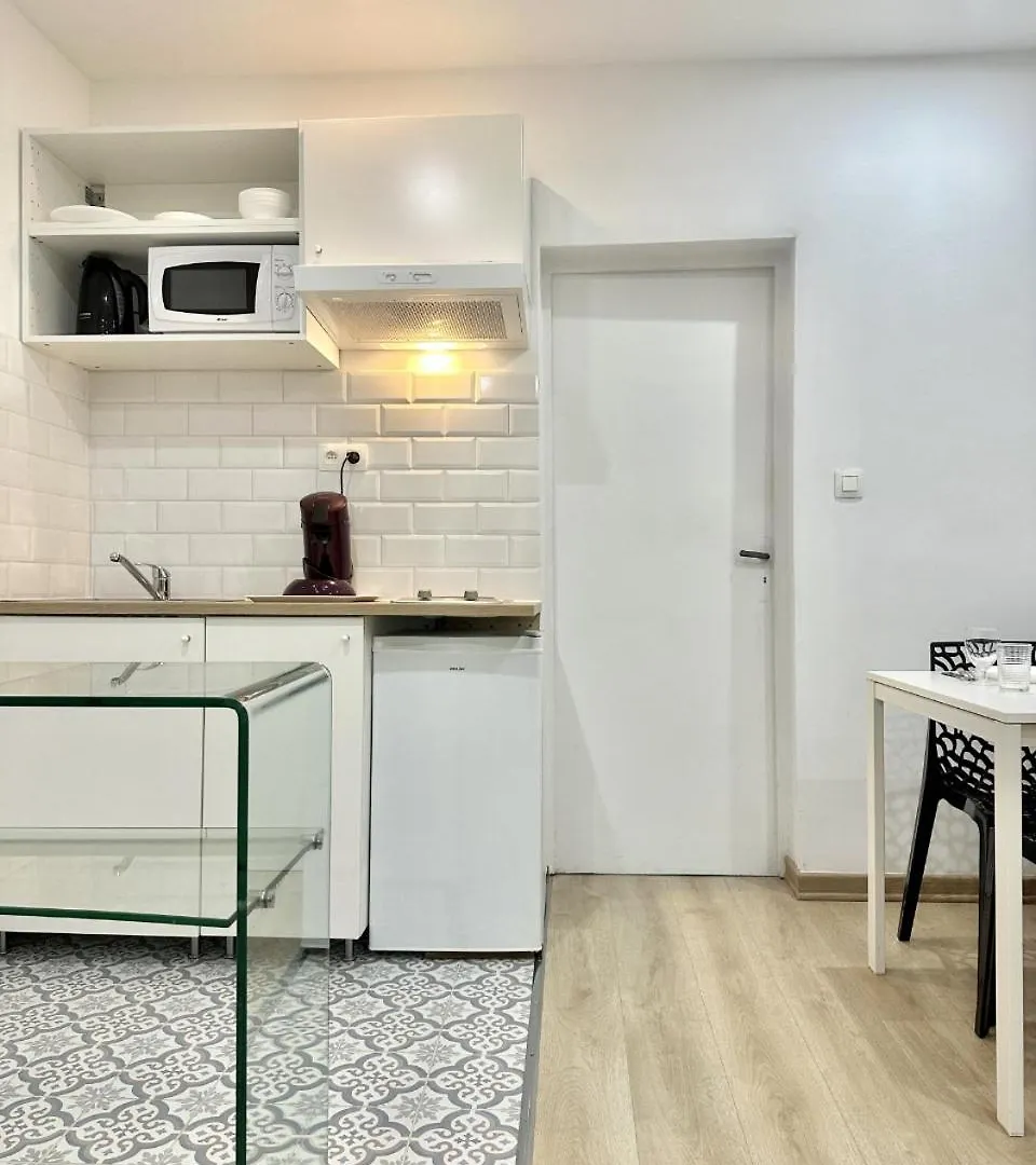 Modern Comfort In Paris 15Th District In Lakanal Διαμέρισμα